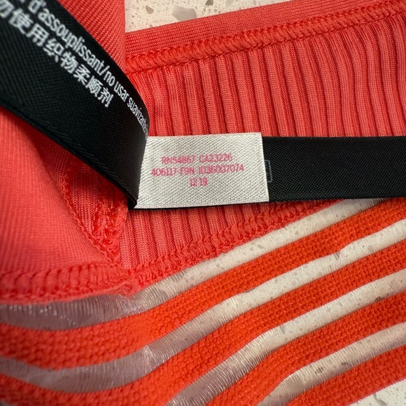 Victoria’s Secret PINK Lightly Lined Strappy Racerback Sports Bra Size Sm Coral - Picture 8 of 11